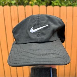 Nike Dri-Fit Featherlight Adjustable Strapback Runners Hat